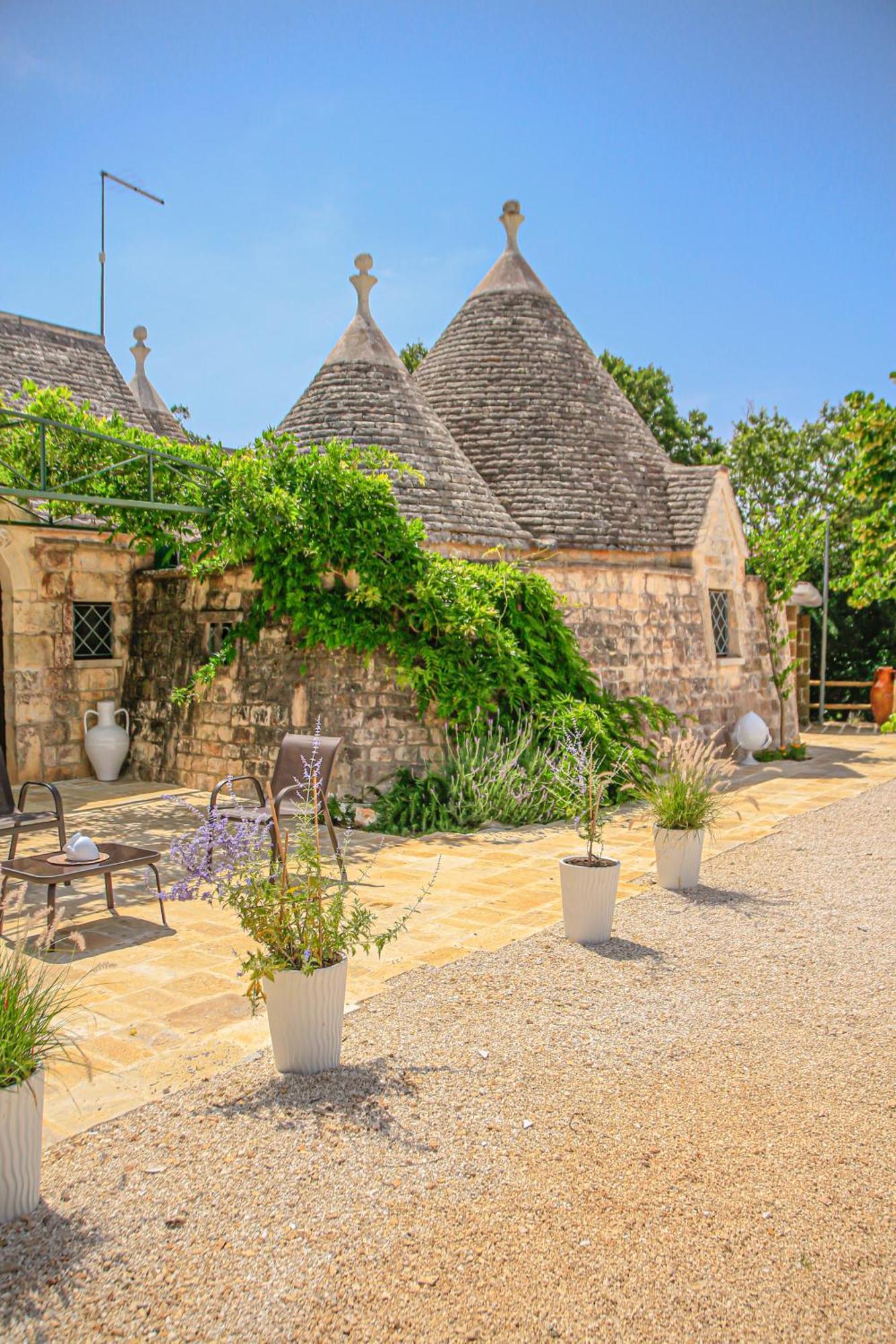 Trulli Olistici Villa